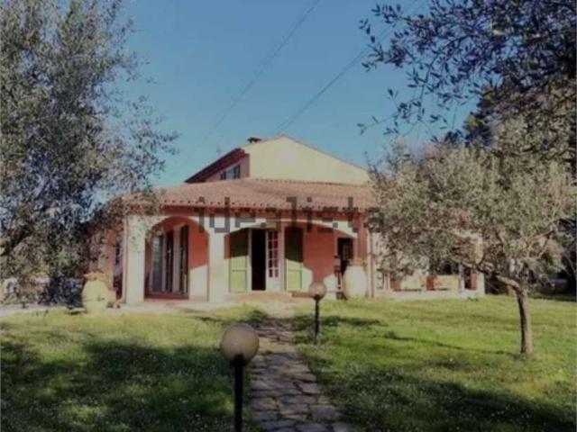 Villa Indipendente in vendita a Sarzana, Liguria