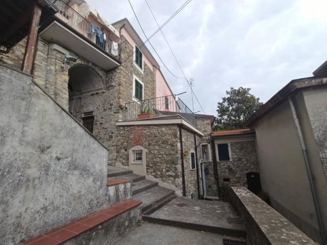 Villa Indipendente in vendita a Sarzana, Liguria