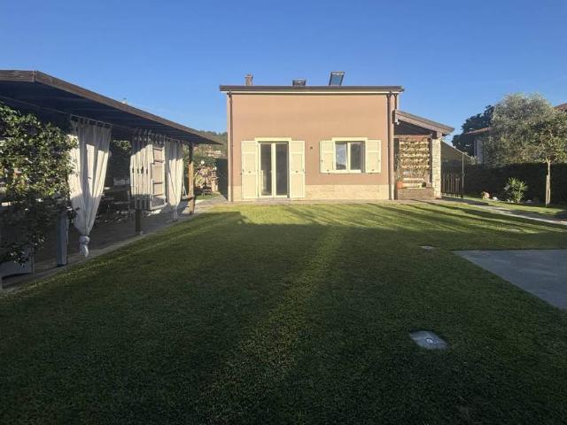 Villa Indipendente in vendita a Santa Caterina, Sarzana
