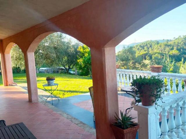 Villa Indipendente in vendita a Sarzana, Liguria