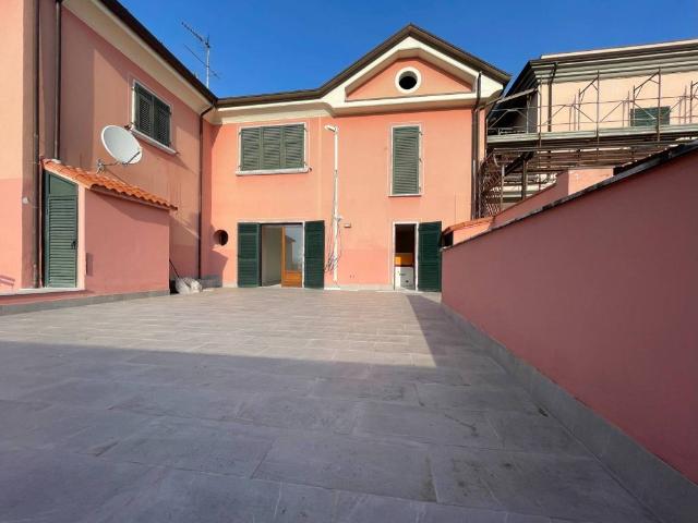 Villa Indipendente in vendita a Santa Caterina, Sarzana