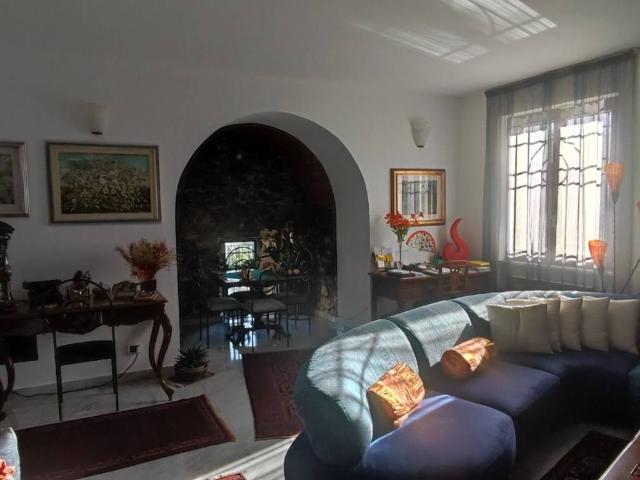Villa Indipendente in vendita a Nave, Sarzana