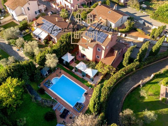 Villa Indipendente in vendita a Nave, Sarzana