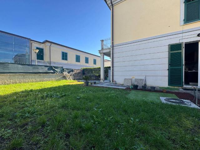 Villa Indipendente in vendita a Santa Caterina, Sarzana