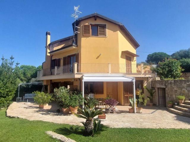 Villa Indipendente in vendita a Luna e Sole, Cala Di Volpe