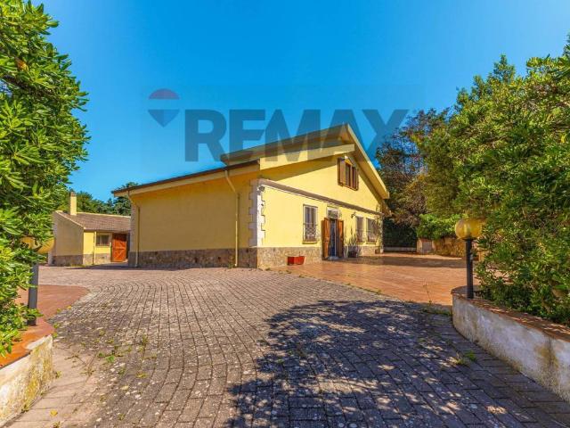 Villa Indipendente in vendita a Caniga, Cala Di Volpe