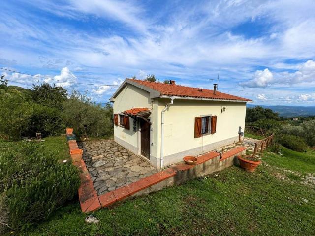 Villa Indipendente in vendita a Sassetta, Toscana