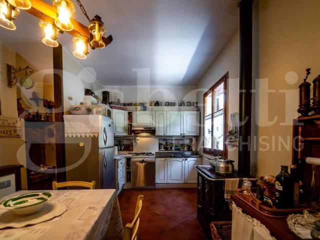 Villa Indipendente in vendita a Unione dei comuni Valli del Reno, Lavino e Samoggia, Sasso Marconi