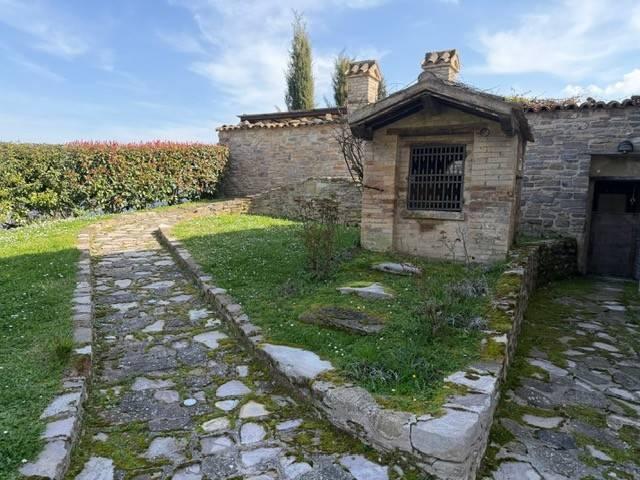 Villa Indipendente in vendita a Sassocorvaro Auditore, Marche
