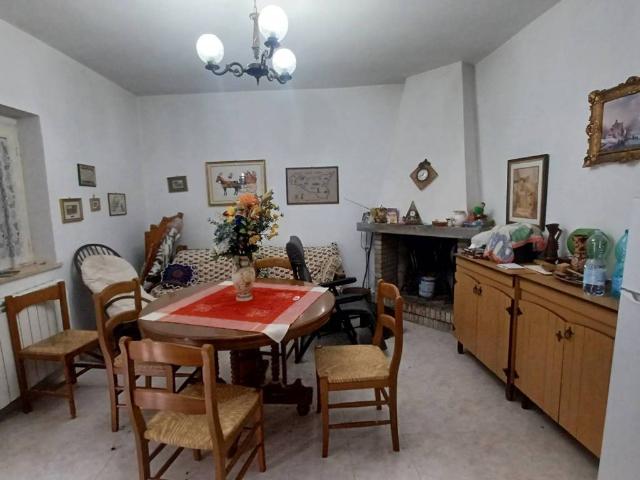 Villa Indipendente in vendita a Montescudo-Monte Colombo, Sassofeltrio