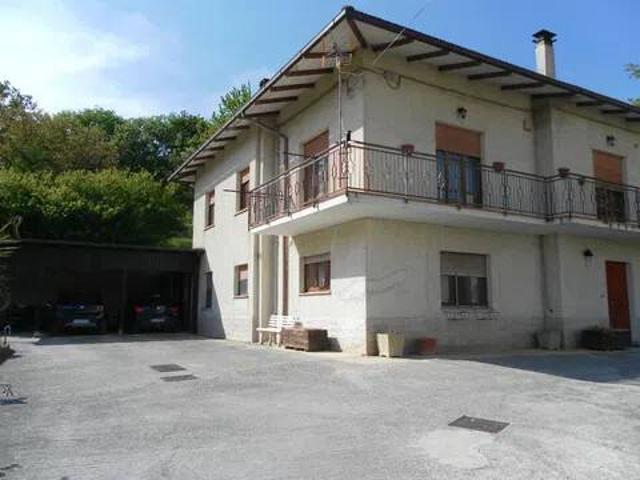 Villa Indipendente in vendita a Felcioni, Marche