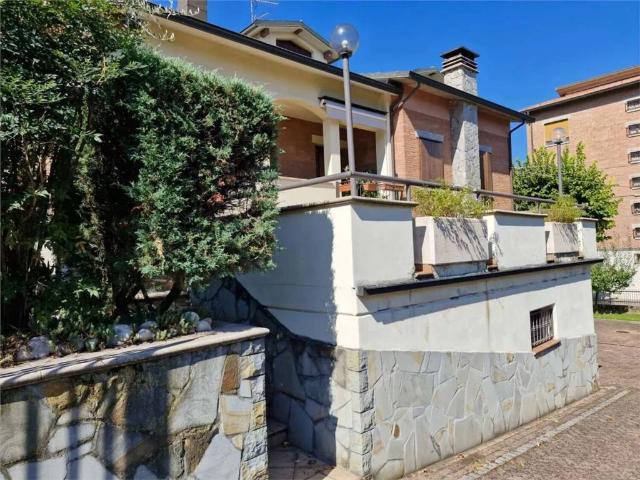 Villa Indipendente in vendita a Unione dei comuni del Distretto Ceramico, Sassuolo