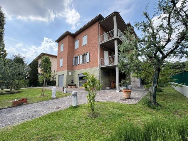 Villa Indipendente in vendita a Unione dei comuni del Distretto Ceramico, Sassuolo