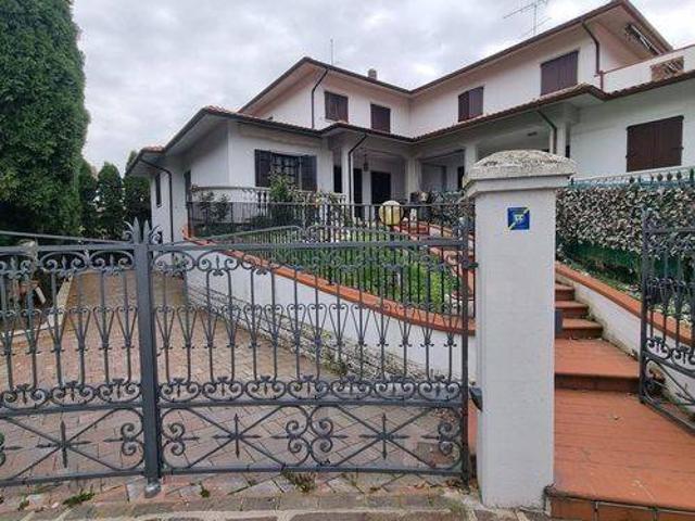 Villa Indipendente in vendita a Unione dei comuni del Distretto Ceramico, Sassuolo