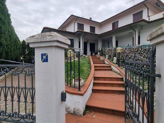 Villa Indipendente in vendita a Unione dei comuni del Distretto Ceramico, Sassuolo
