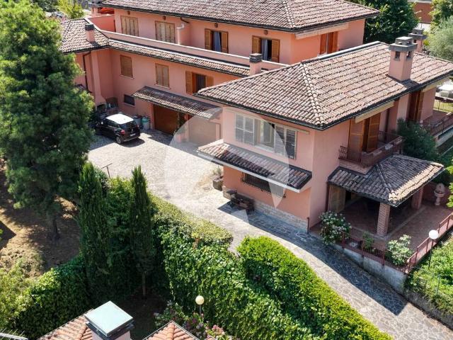 Villa Indipendente in vendita a Unione dei comuni del Distretto Ceramico, Sassuolo