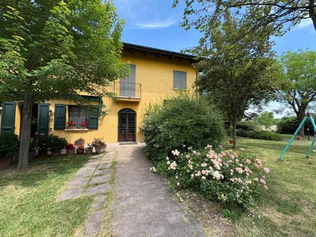 Villa Indipendente in vendita a Unione dei comuni del Distretto Ceramico, Sassuolo
