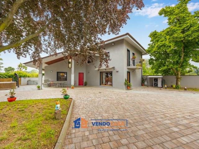 Villa Indipendente in vendita a Piemonte, Cuneo