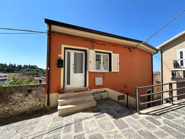 Villa Indipendente in vendita a Savignano Irpino, Campania