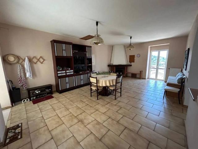Villa Indipendente in vendita a Savignano Irpino, Campania