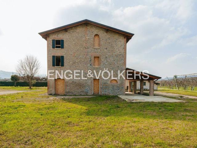 Villa Indipendente in vendita a Unione di comuni Terre di Castelli, Savignano Sul Panaro