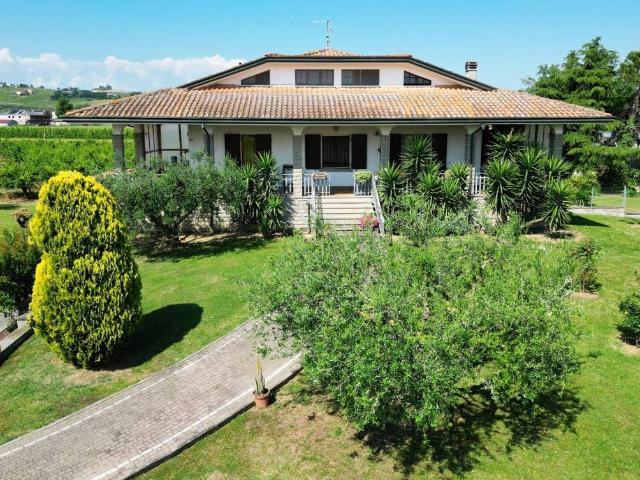 Villa Indipendente in vendita a Savignano Sul Rubicone, Reggio Emilia