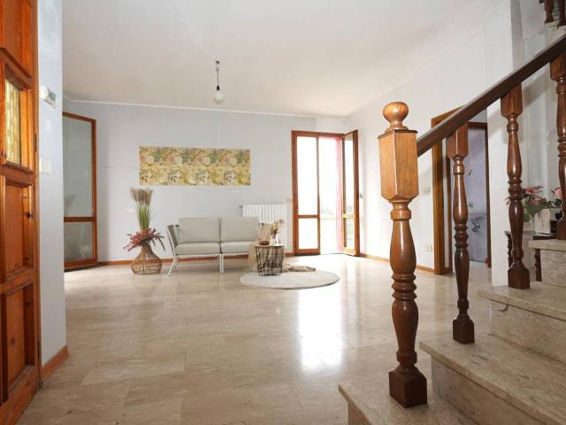 Villa Indipendente in vendita a Savignano sul Rubicone, Forlì-Cesena