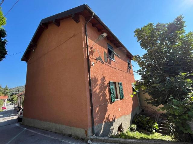 Villa Indipendente in vendita a Autra, Savignone