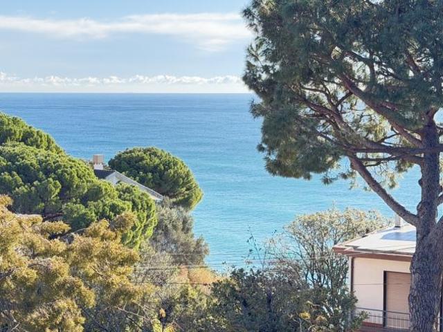 Villa Indipendente in vendita a Albisola Capo, Liguria