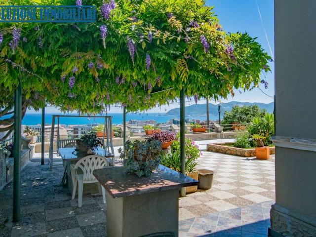 Villa Indipendente in vendita a La Rocca, Albisola Capo