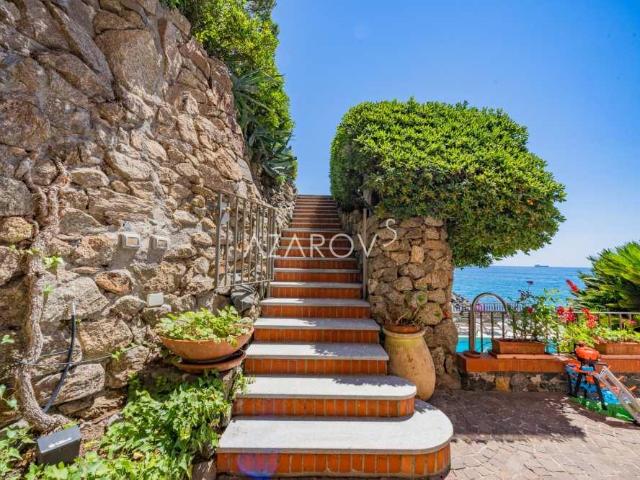 Villa Indipendente in vendita a Oltreletimbro, Albisola Capo