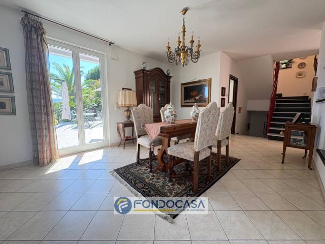Villa Indipendente in vendita a La Rocca, Albisola Capo