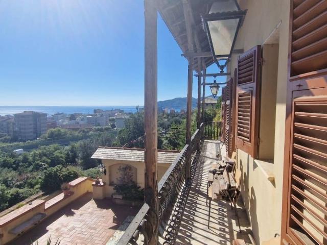 Villa Indipendente in vendita a La Rocca, Albisola Capo