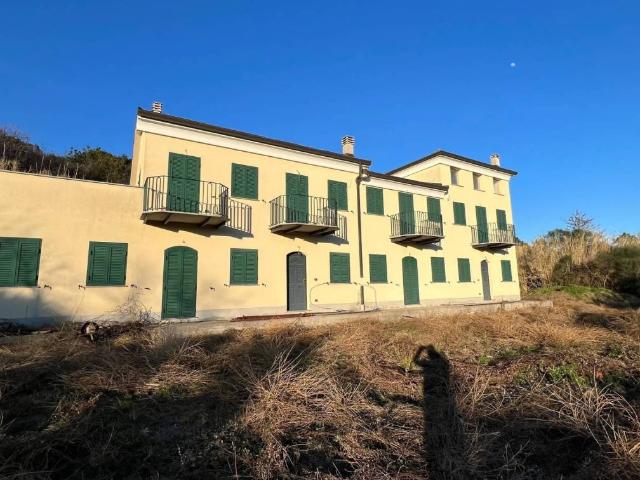 Villa Indipendente in vendita a Albisola Capo, Liguria