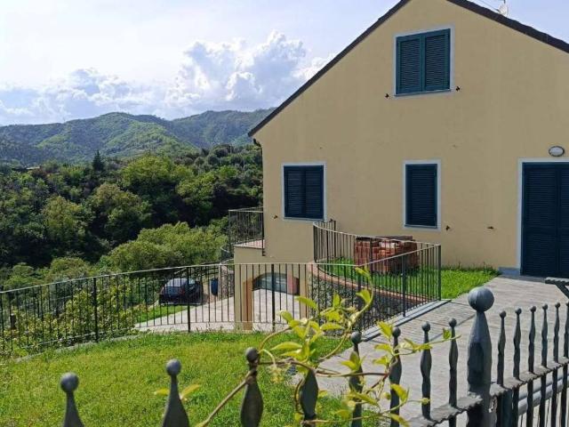 Villa Indipendente in vendita a La Rocca, Albisola Capo
