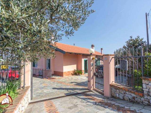 Villa Indipendente in vendita a Albisola Capo, Liguria
