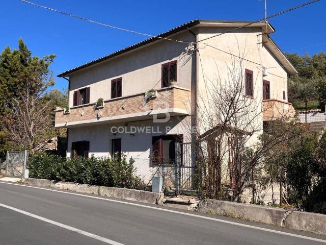 Villa Indipendente in vendita a Scafa, Abruzzo