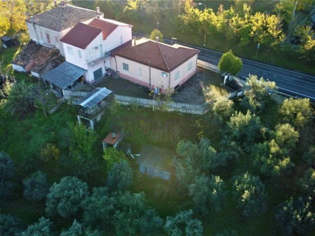 Villa Indipendente in vendita a Scafa, Abruzzo