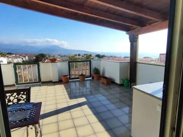 Villa Indipendente in vendita a La Petrosa, Calabria