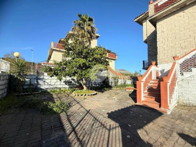 Villa Indipendente in vendita a Centro Storico, Calabria
