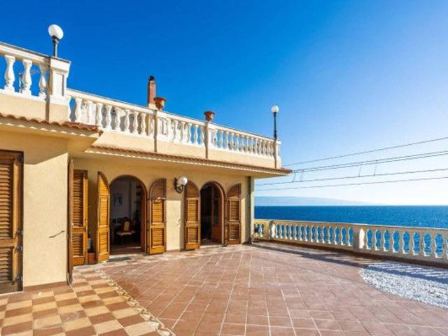 Villa Indipendente in vendita a Scaletta Zanclea, Sicilia