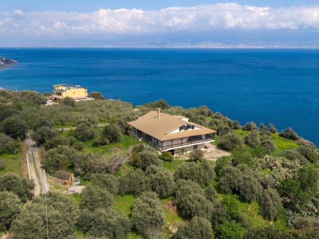 Villa Indipendente in vendita a Scaletta Zanclea, Sicilia