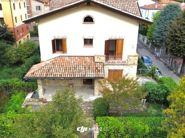Villa Indipendente in vendita a Tresinaro - Secchia, Re
