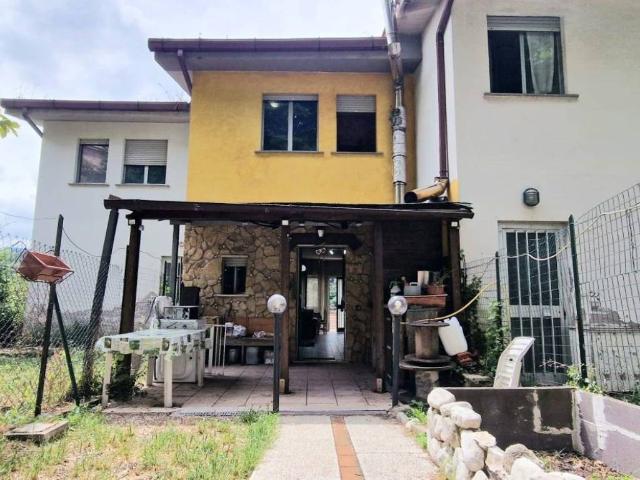 Villa Indipendente in vendita a Scandriglia, Lazio