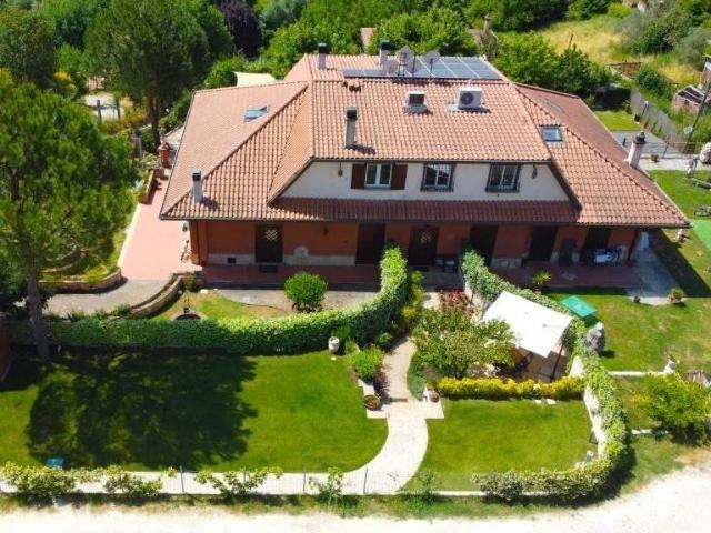 Villa Indipendente in vendita a Ponticelli Sabino, Scandriglia