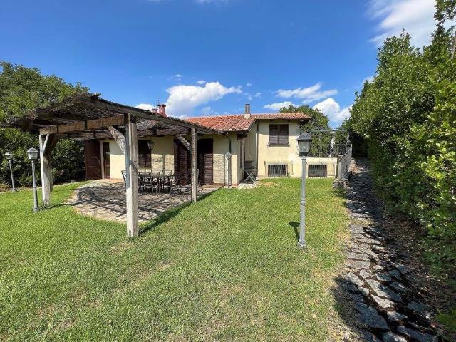 Villa Indipendente in vendita a Fontalcarpine, Scansano