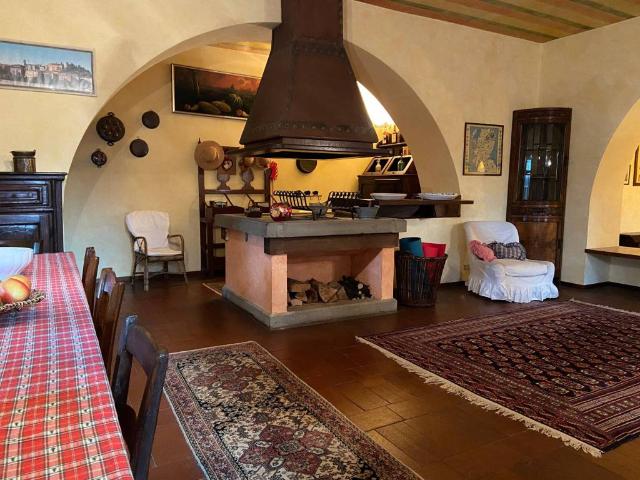 Villa Indipendente in vendita a Gavarno-Tribulina, Scanzorosciate