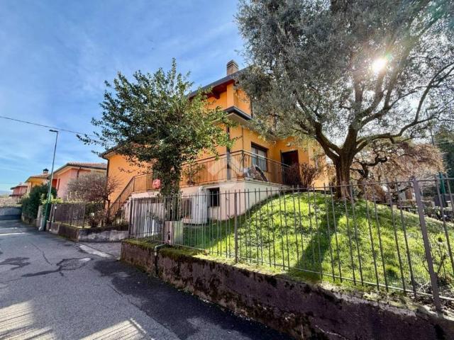 Villa Indipendente in vendita a Cascina Uccellanda, Scanzorosciate