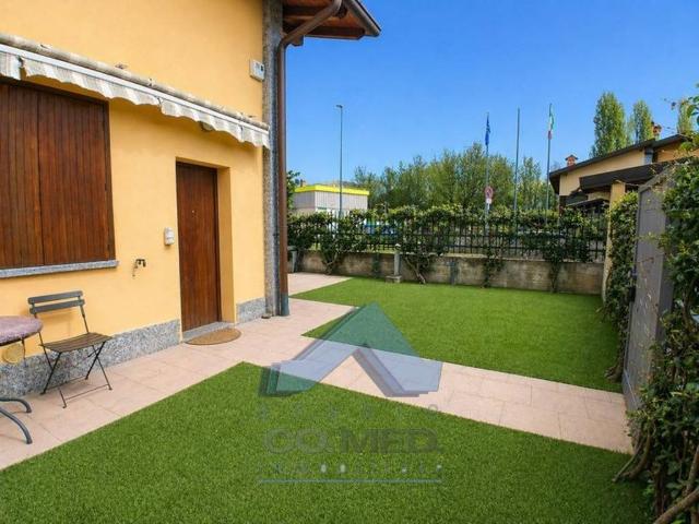 Appartamento in vendita a Scanzorosciate, Lombardia