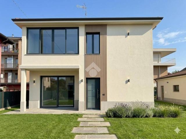 Villa Indipendente in vendita a Cascina Uccellanda, Scanzorosciate
